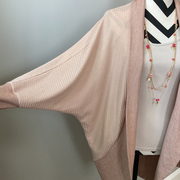 Doe & Rae Vacay Cardigan - Picture 5 of 9